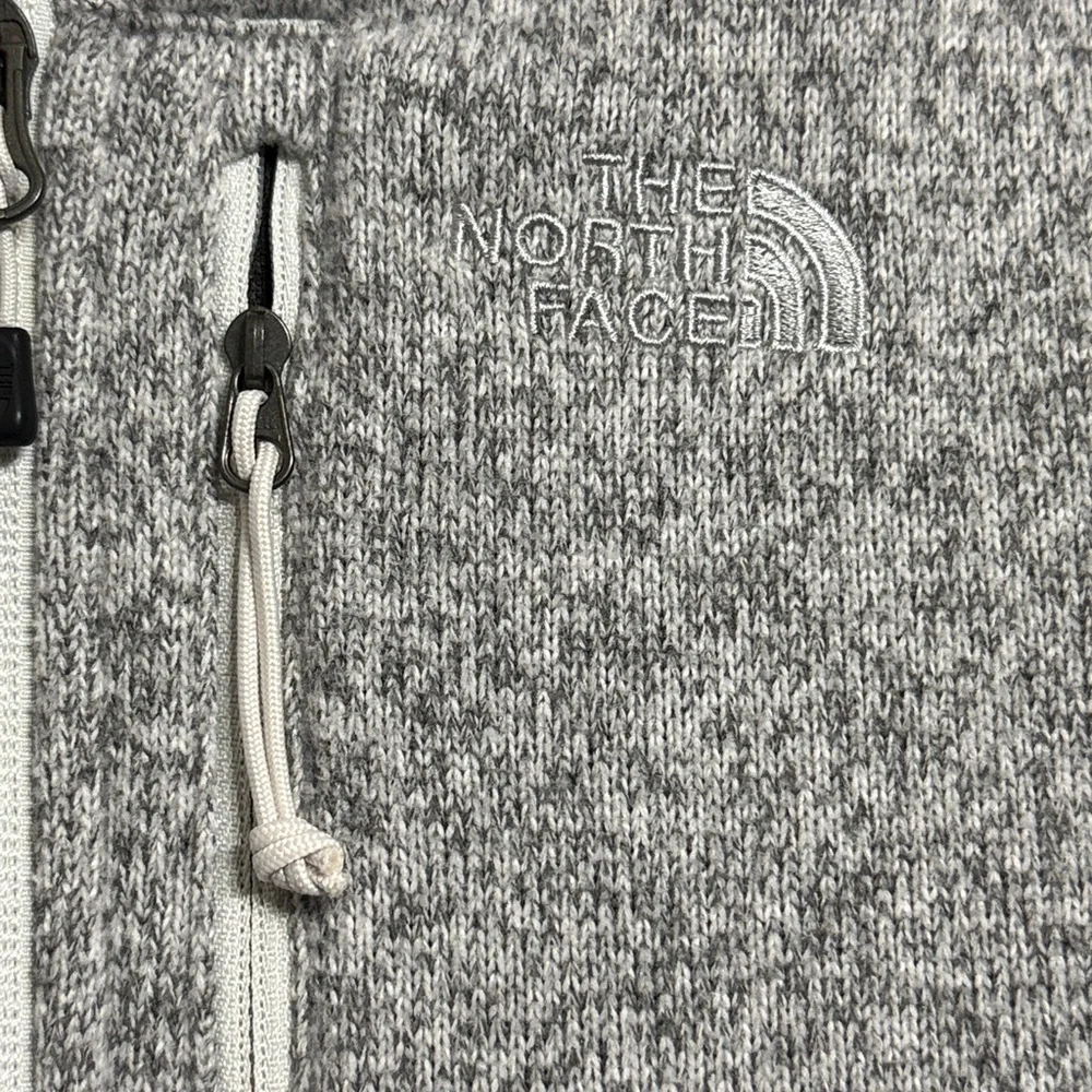 The‎ North Face men's 1/4 zip pullover grey Small